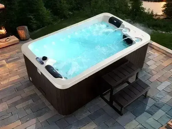 Reliable Hot Tubs &amp; Spas Installation and Service in Okanagan Mission